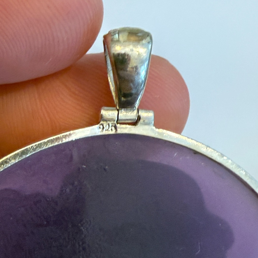 925 Purple and White Cameo Pendant Necklace - Picture 5 of 7